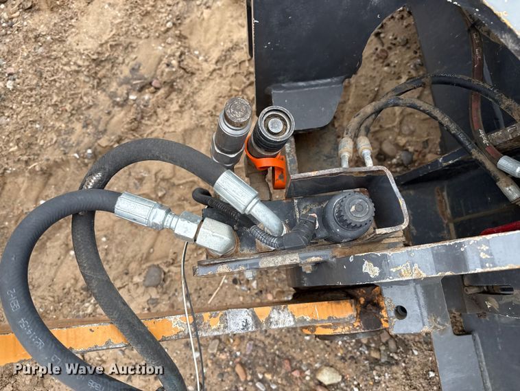 image for item DZ8959 2020 Case 221F compact wheel loader