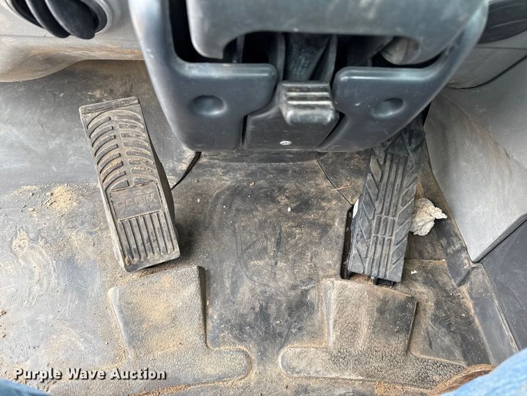 image for item DZ8959 2020 Case 221F compact wheel loader