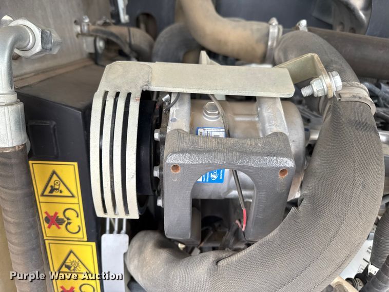 image for item DZ8959 2020 Case 221F compact wheel loader