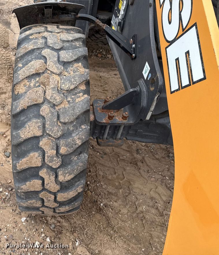 image for item DZ8959 2020 Case 221F compact wheel loader