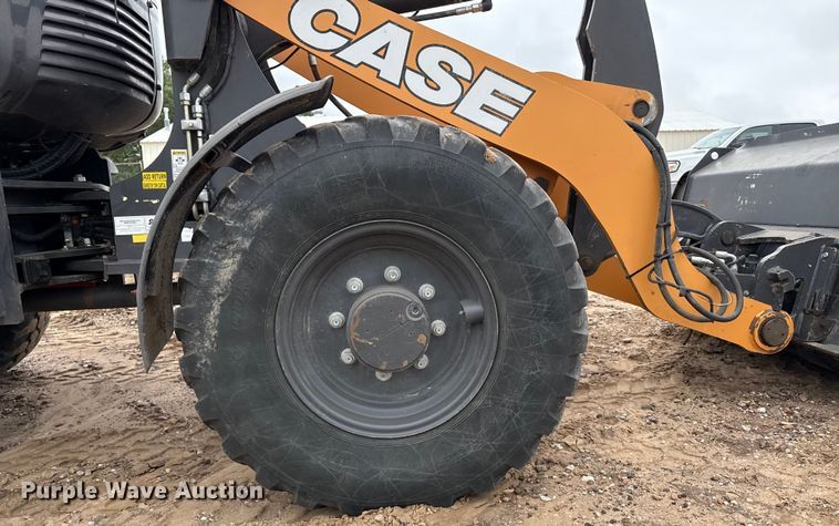 image for item DZ8959 2020 Case 221F compact wheel loader