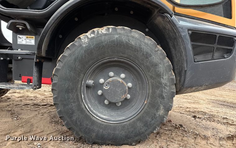 image for item DZ8959 2020 Case 221F compact wheel loader