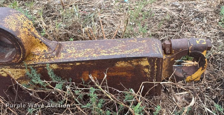 image for item DZ8960 Caterpillar dozer blade