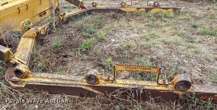 image for item DZ8960 Caterpillar dozer blade