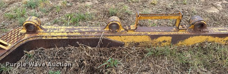 image for item DZ8960 Caterpillar dozer blade