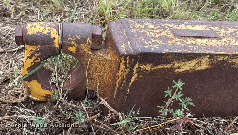 image for item DZ8960 Caterpillar dozer blade