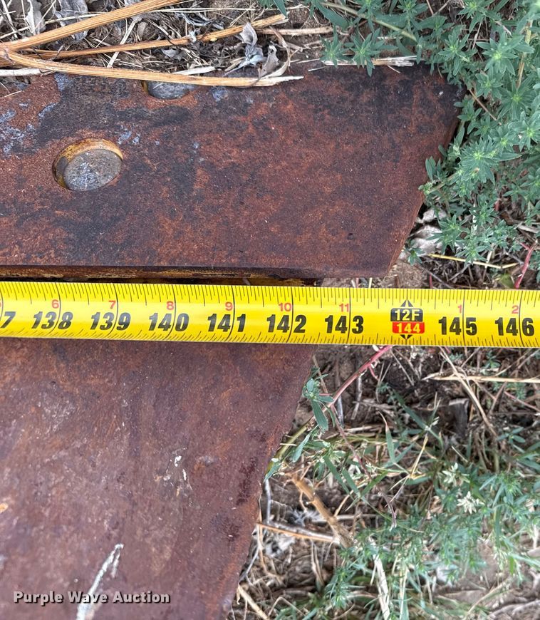 image for item DZ8960 Caterpillar dozer blade