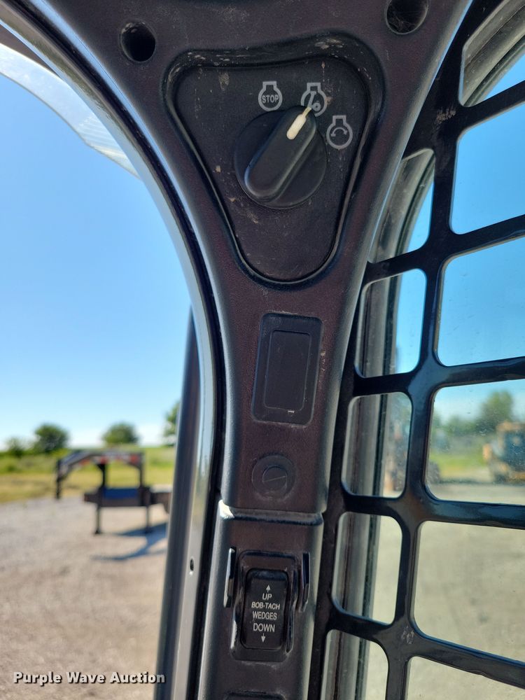 image for item EA2526 2020 Bobcat  T770 tracked skid steer loader