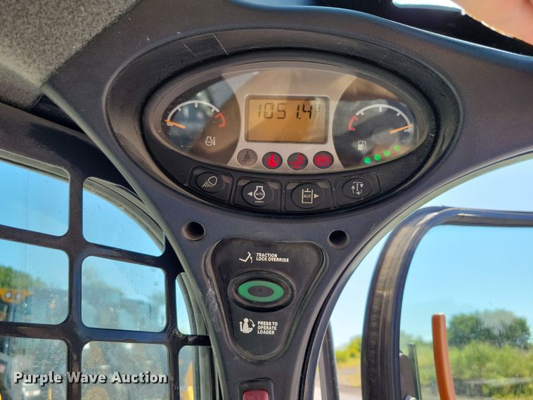 image for item EA2526 2020 Bobcat  T770 tracked skid steer loader