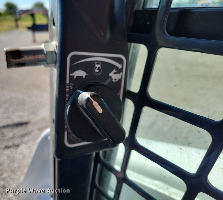 image for item EA2526 2020 Bobcat  T770 tracked skid steer loader