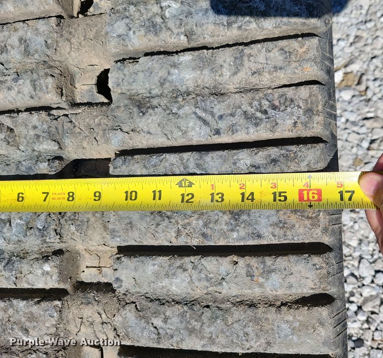 image for item EA2526 2020 Bobcat  T770 tracked skid steer loader