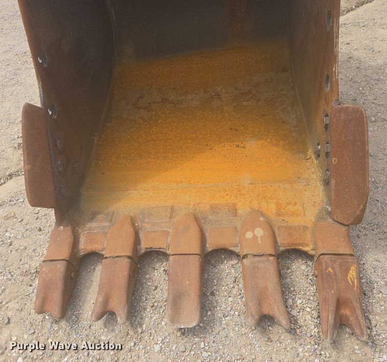 image for item EB0999 1997 Caterpillar 330B L excavator