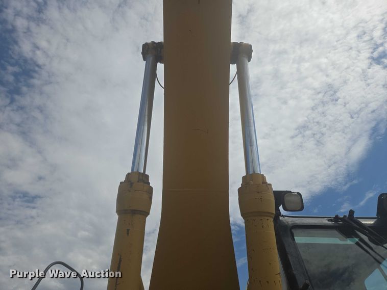 image for item EB0999 1997 Caterpillar 330B L excavator