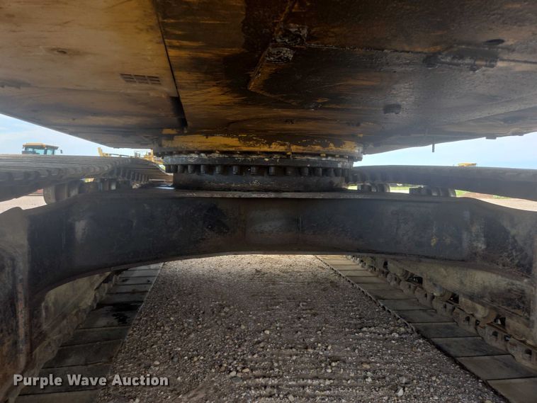 image for item EB0999 1997 Caterpillar 330B L excavator