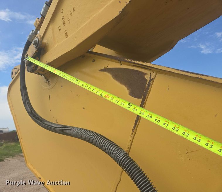 image for item EB0999 1997 Caterpillar 330B L excavator