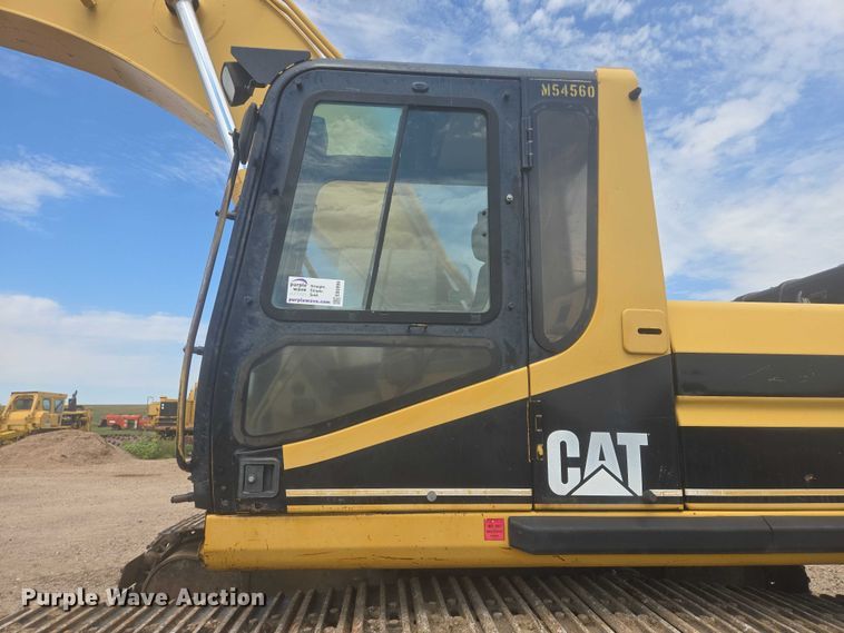image for item EB0999 1997 Caterpillar 330B L excavator