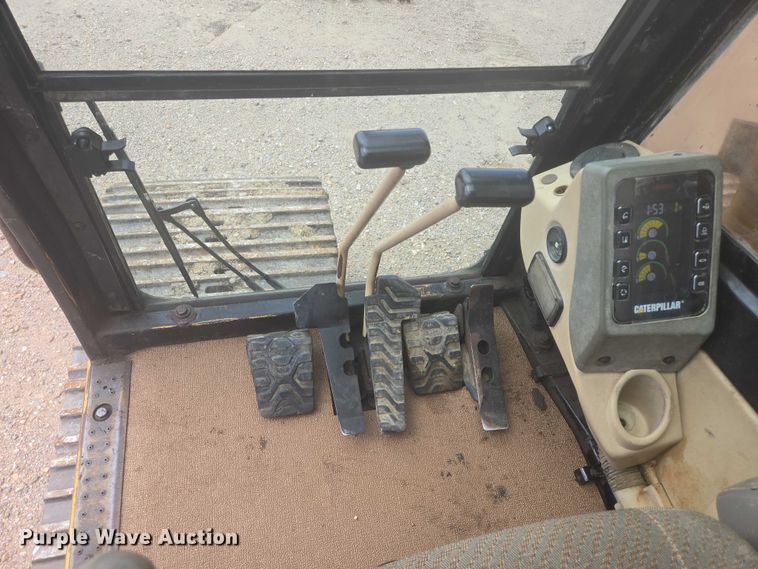 image for item EB0999 1997 Caterpillar 330B L excavator