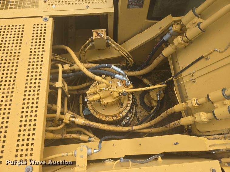 image for item EB0999 1997 Caterpillar 330B L excavator