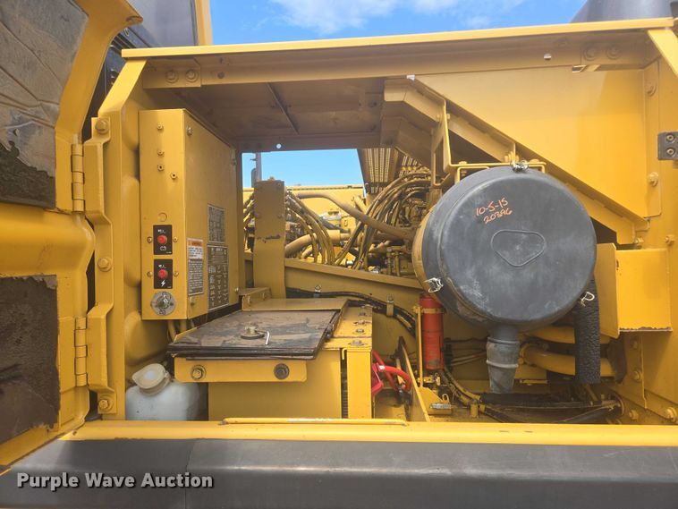 image for item EB0999 1997 Caterpillar 330B L excavator