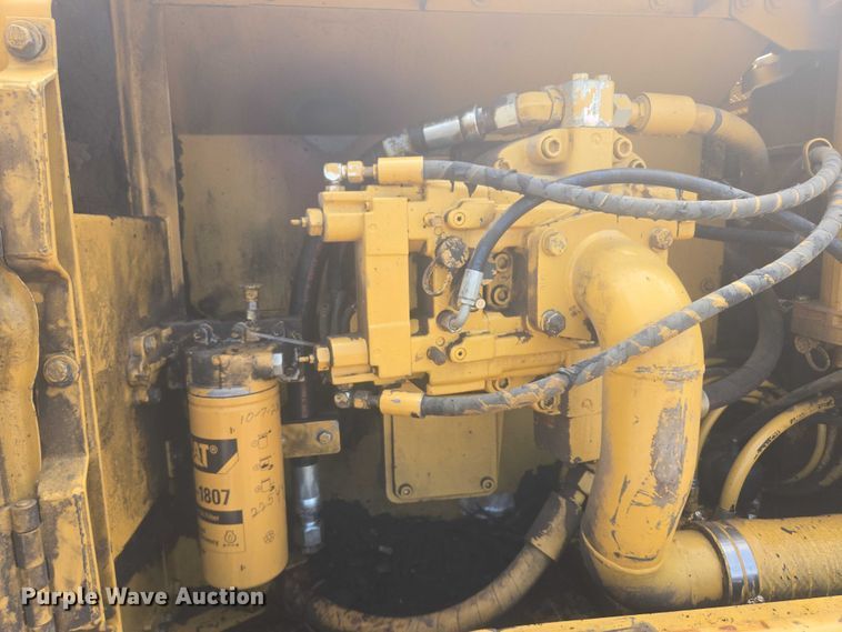 image for item EB0999 1997 Caterpillar 330B L excavator