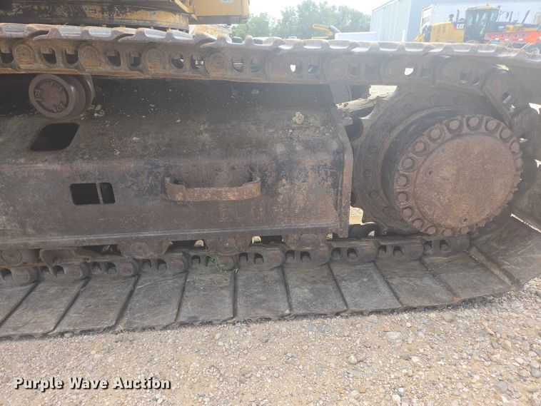 image for item EB0999 1997 Caterpillar 330B L excavator