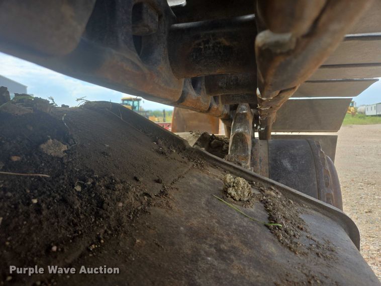 image for item EB0999 1997 Caterpillar 330B L excavator