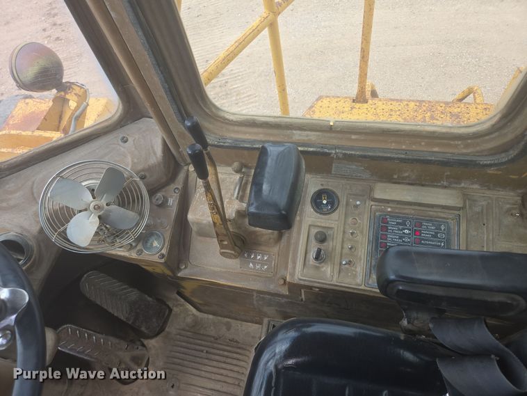 image for item EB1000 1985 Caterpillar 980C wheel loader