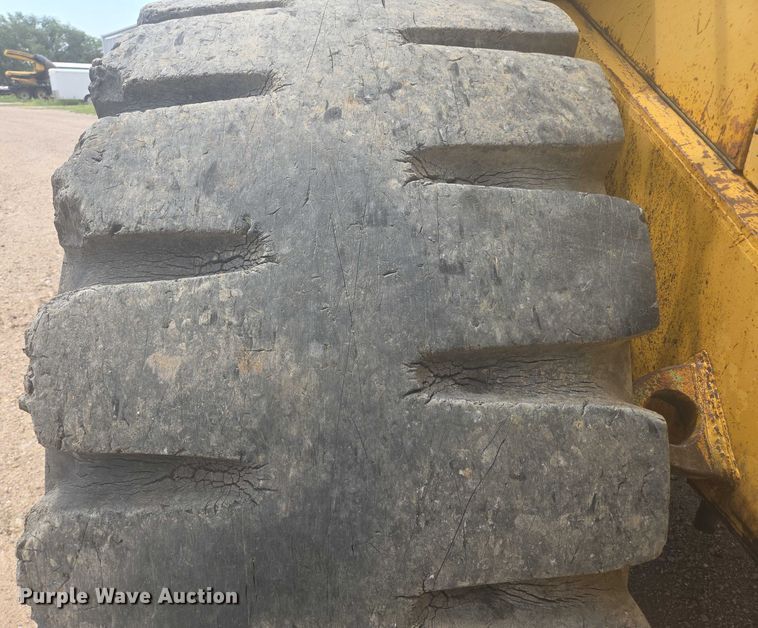 image for item EB1000 1985 Caterpillar 980C wheel loader