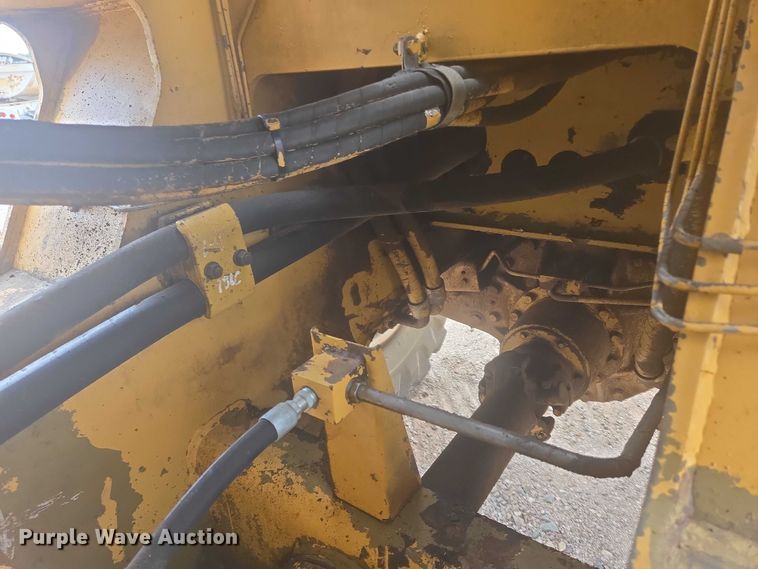 image for item EB1001 1983 Caterpillar 980C wheel loader