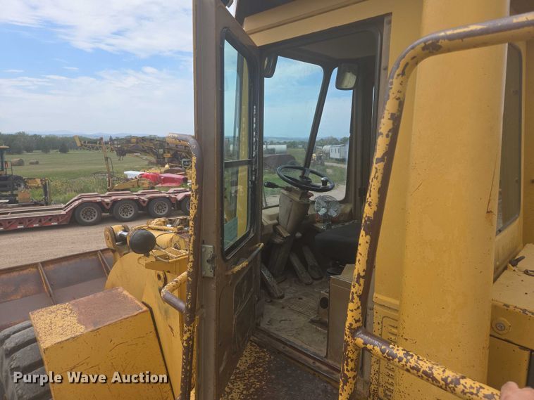 image for item EB1001 1983 Caterpillar 980C wheel loader