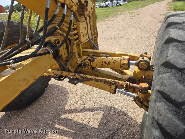 image for item EB1002 1983 Caterpillar 140G motor grader