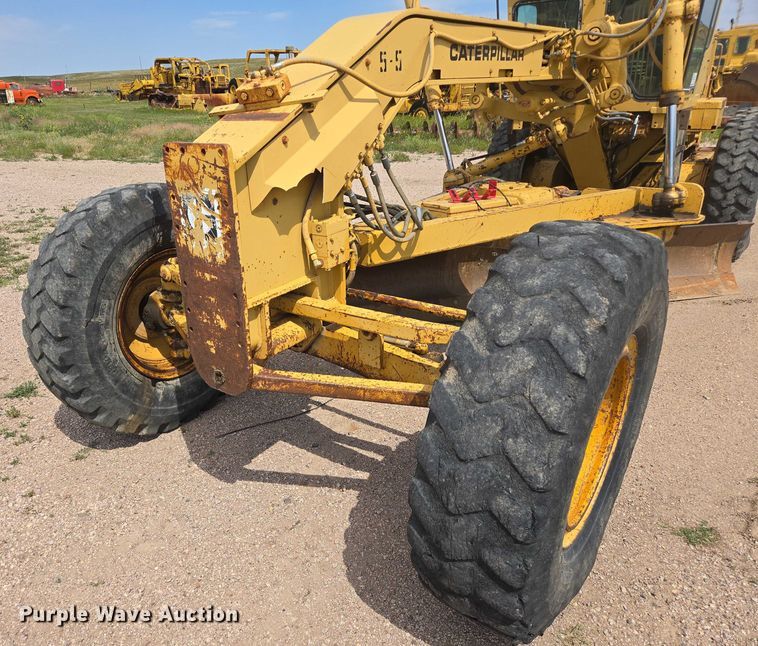 image for item EB1002 1983 Caterpillar 140G motor grader