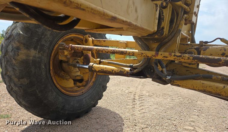 image for item EB1002 1983 Caterpillar 140G motor grader