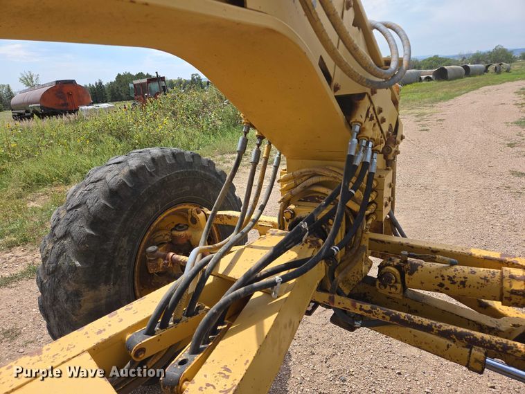 image for item EB1002 1983 Caterpillar 140G motor grader