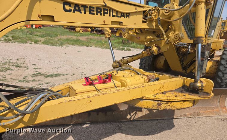 image for item EB1002 1983 Caterpillar 140G motor grader