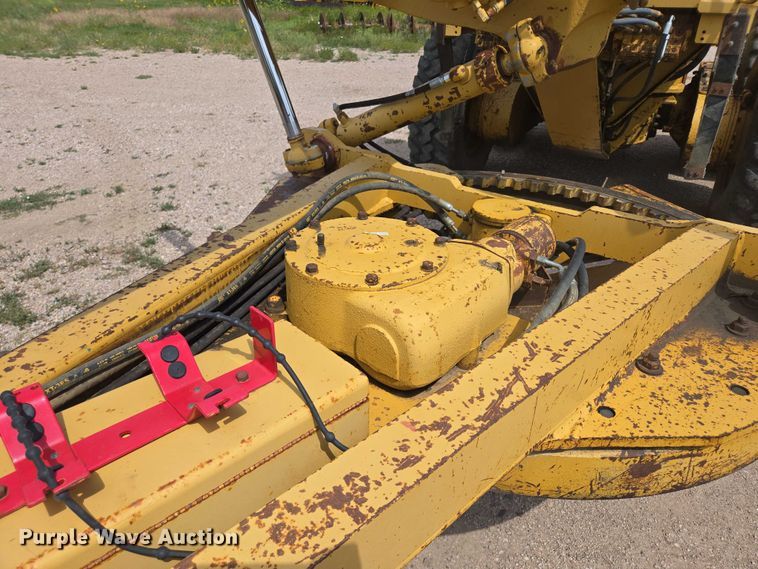 image for item EB1002 1983 Caterpillar 140G motor grader