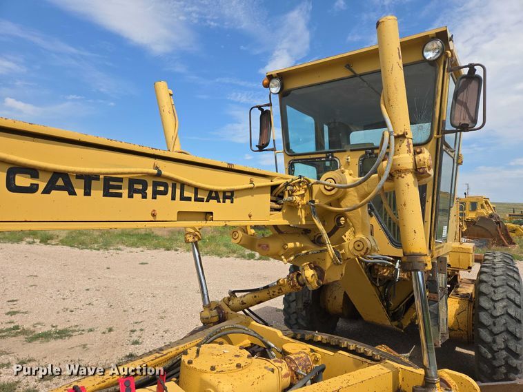 image for item EB1002 1983 Caterpillar 140G motor grader