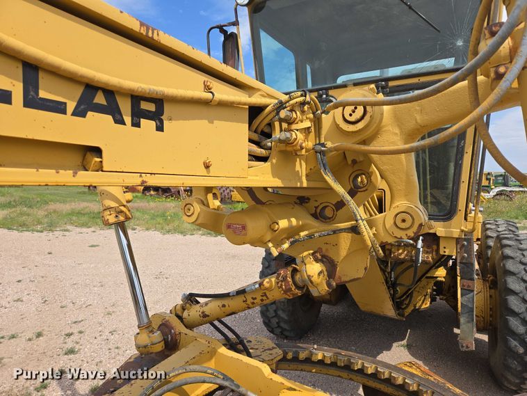 image for item EB1002 1983 Caterpillar 140G motor grader
