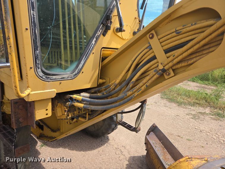 image for item EB1002 1983 Caterpillar 140G motor grader