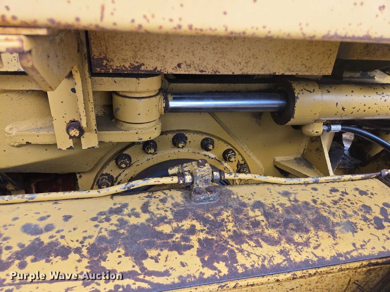 image for item EB1002 1983 Caterpillar 140G motor grader