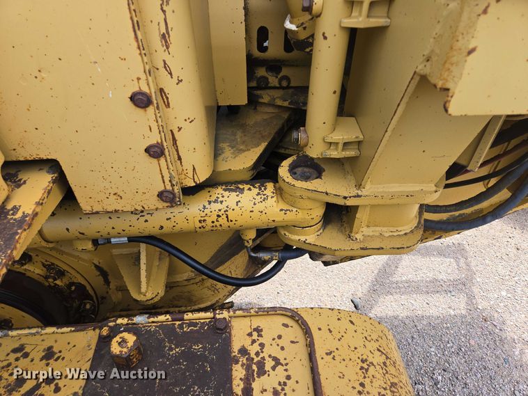 image for item EB1002 1983 Caterpillar 140G motor grader