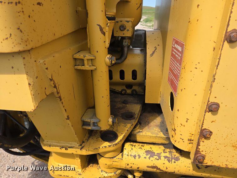 image for item EB1002 1983 Caterpillar 140G motor grader