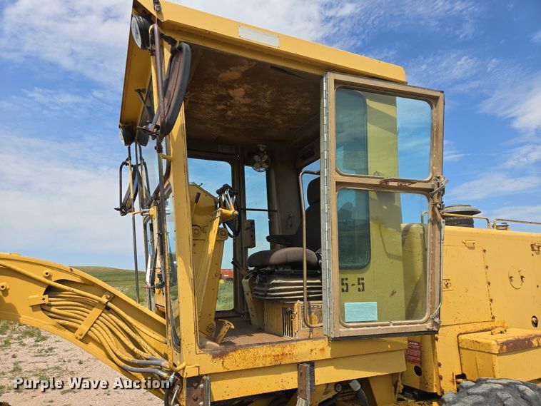 image for item EB1002 1983 Caterpillar 140G motor grader
