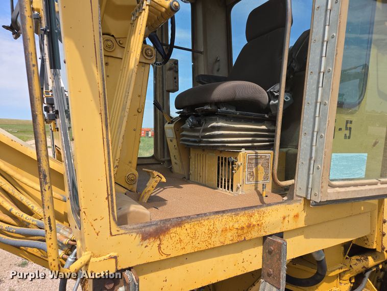 image for item EB1002 1983 Caterpillar 140G motor grader