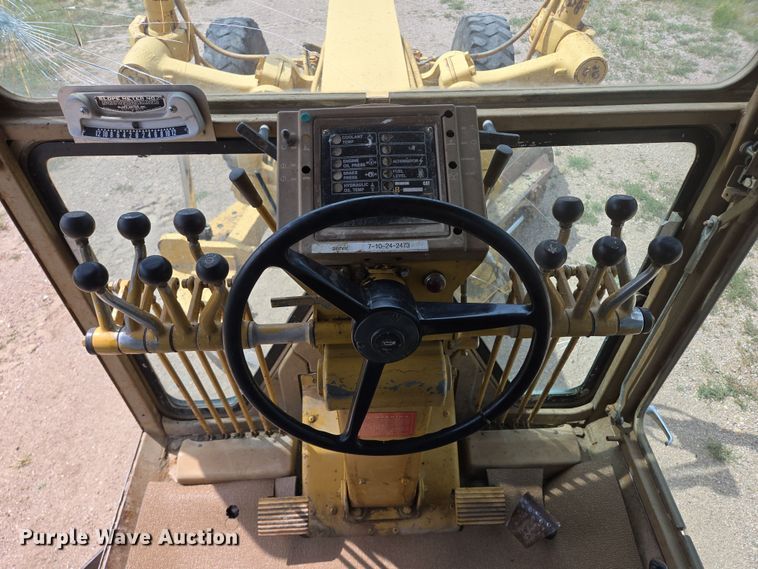 image for item EB1002 1983 Caterpillar 140G motor grader