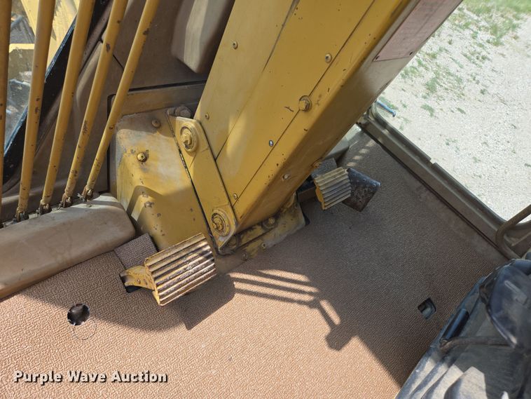 image for item EB1002 1983 Caterpillar 140G motor grader