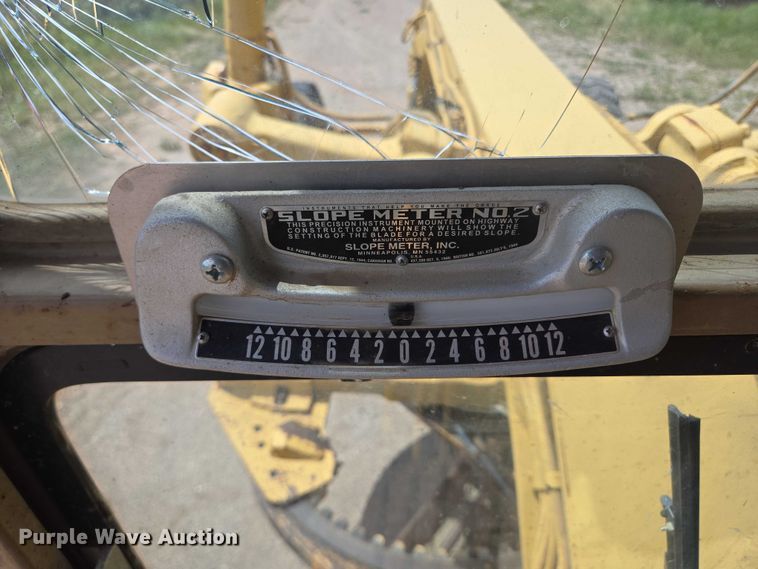 image for item EB1002 1983 Caterpillar 140G motor grader