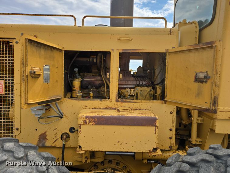 image for item EB1002 1983 Caterpillar 140G motor grader