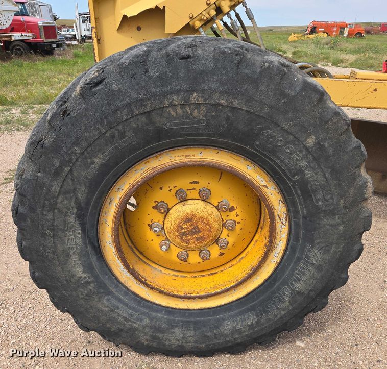 image for item EB1002 1983 Caterpillar 140G motor grader