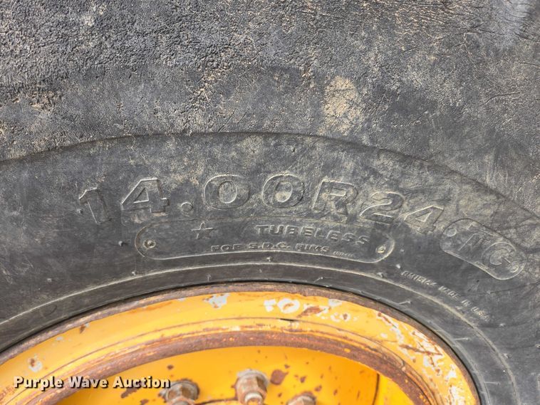 image for item EB1002 1983 Caterpillar 140G motor grader